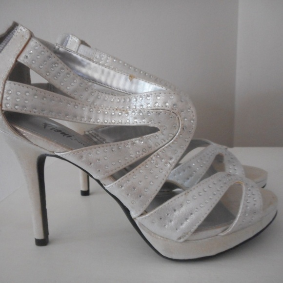 Rhinestone Sz 6 M 4" heel strappy stiletto pump - Picture 1 of 8